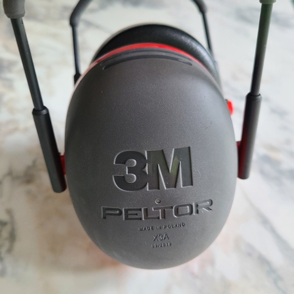 Noise Canceling 3M PELTOR X3A Earmuffs - Picture 6 of 8